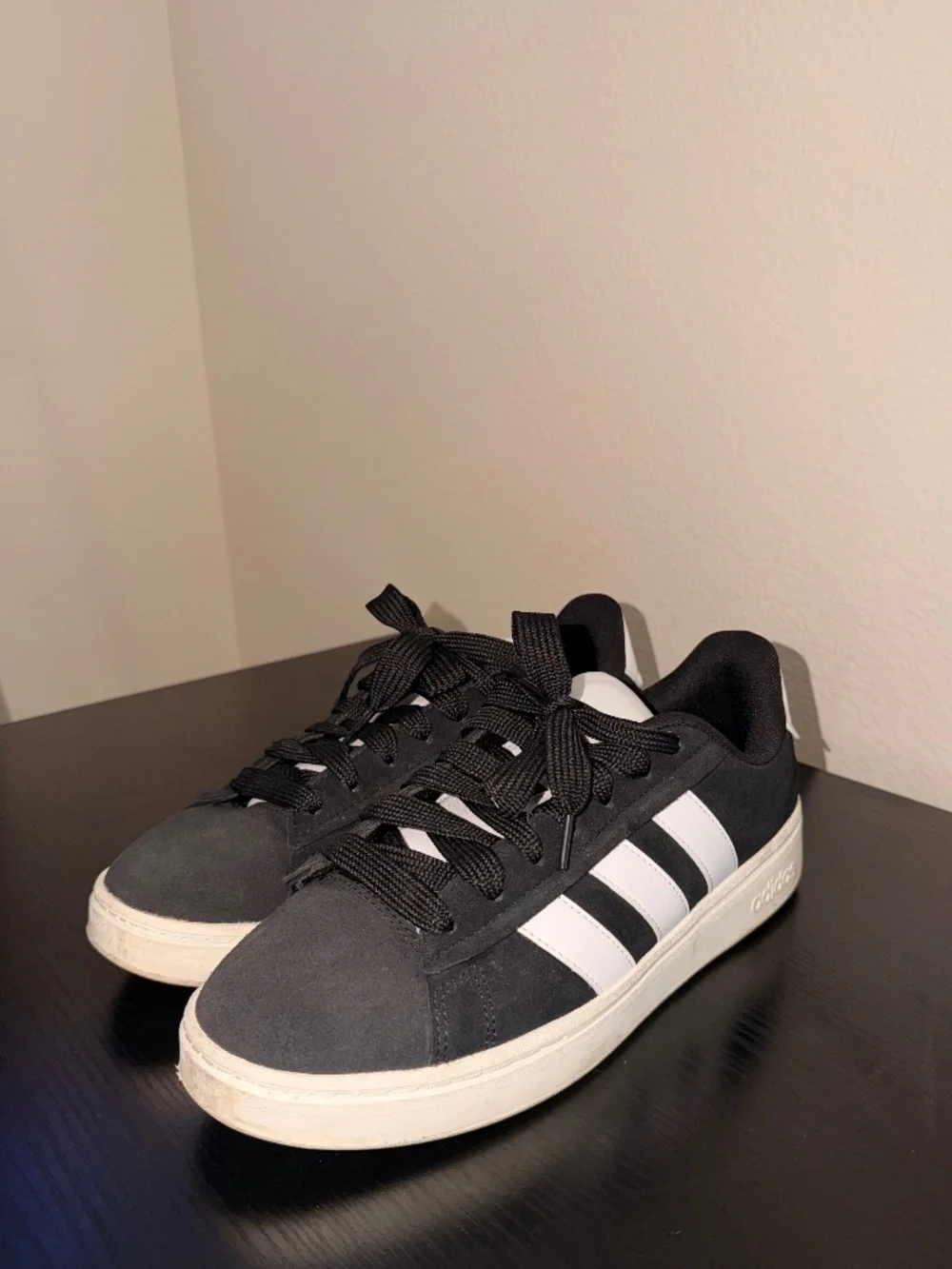 adidas Grand Court–style sneakers